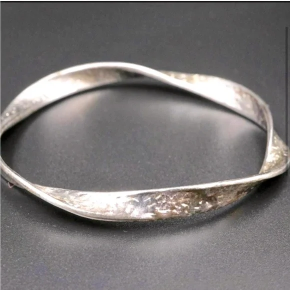 Silpada Vintage Textured Solid Sterling Silver Twisted Ribbon Bangle Bracelet - Picture 3 of 6